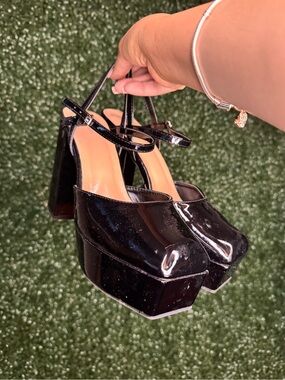 Hot Tomato Black Patent Platform Block Heels